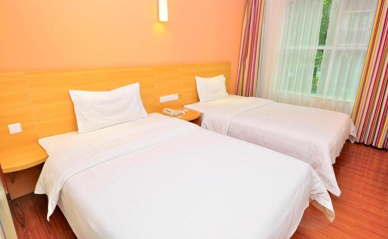 7Days Inn Guangzhou Tianhe Yantang Yue Ken Road Exterior photo